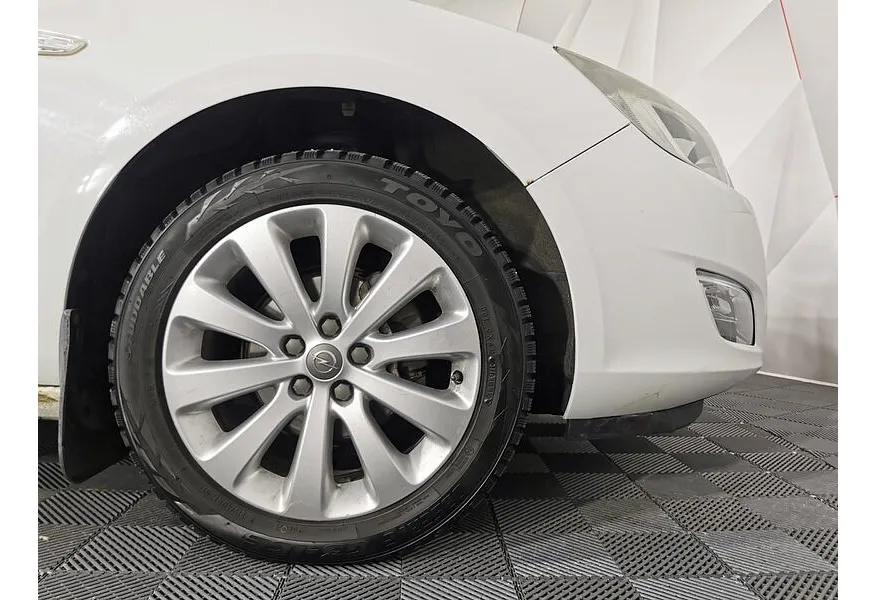 Opel Astra 1.6 AT (115 л.с.) Белый в АВИЛОН. Слайд №9