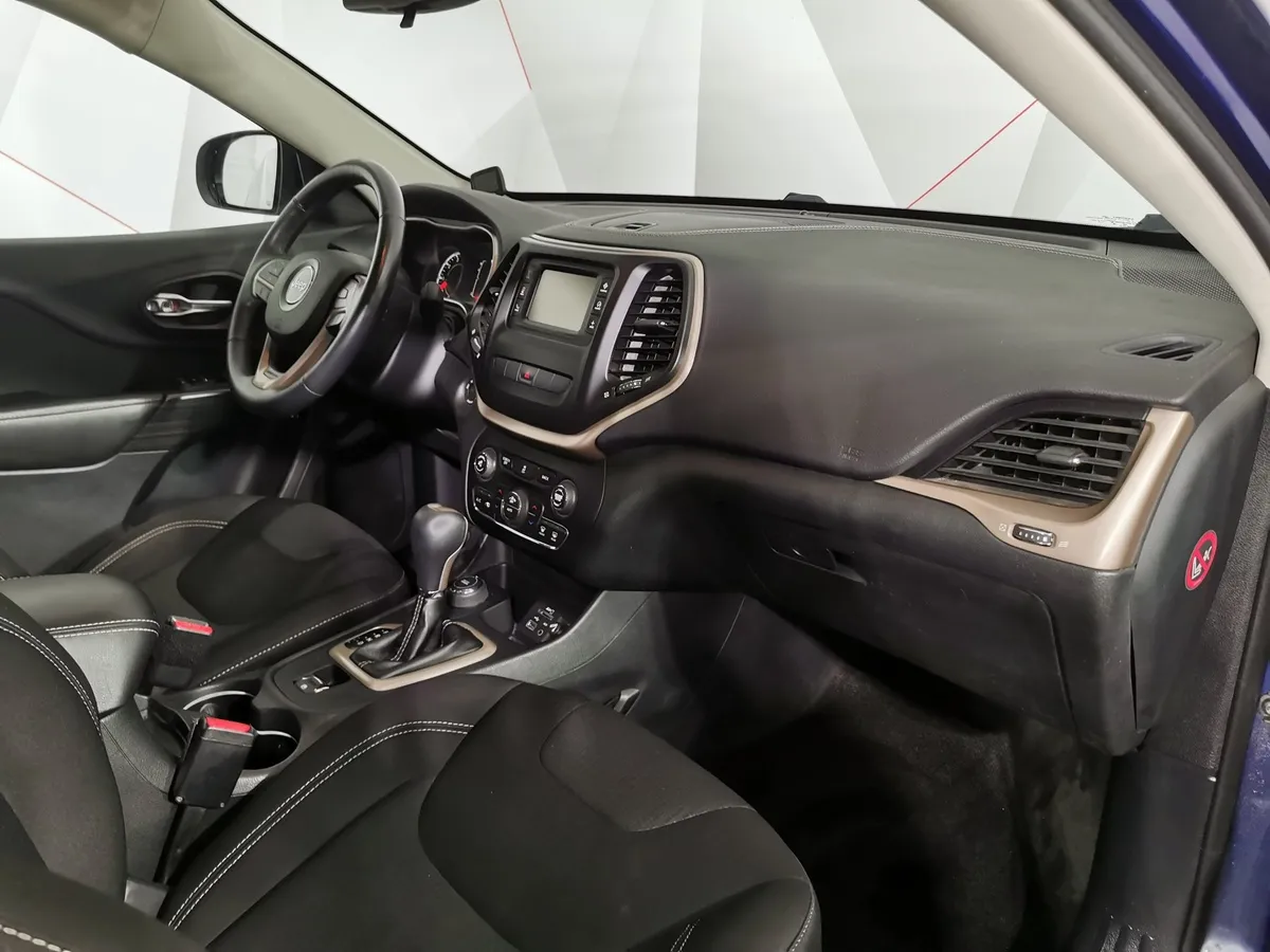 Jeep Cherokee 2.4 Tigershark Multiair AT AWD (177 л.с.) Синий в АВИЛОН. Слайд №12