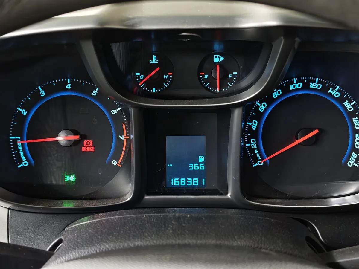 Chevrolet Orlando 1.8 MT (141 л.с.) Белый в АВИЛОН. Слайд №18