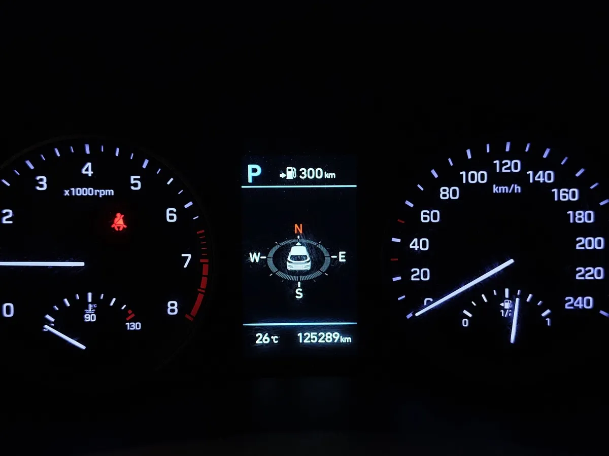 Hyundai Tucson 2.0 (150 л.с.) MPi-6AT-4WD Dynamic Красный в АВИЛОН. Слайд №18