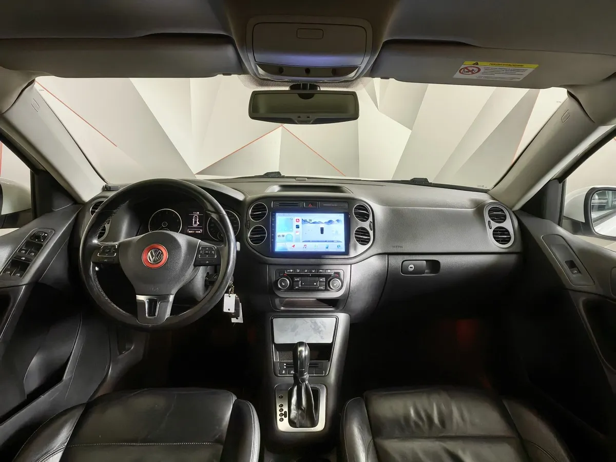 Volkswagen Tiguan 2.0 TSI 4Motion AT (170 л.с.) Track & Field Белый в АВИЛОН. Слайд №13