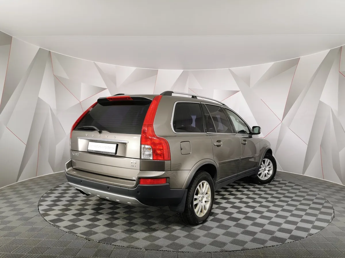 Volvo XC90 2.5 T5 Geartronic AWD (5 мест) (210 л.с.) Коричневый в АВИЛОН. Слайд №2