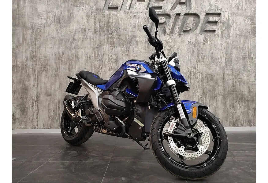 BMW Motorrad R 1300 R R 1300 R 1300 см³ (145 л.с.) (145) 1300 Синий в АВИЛОН. Слайд №2