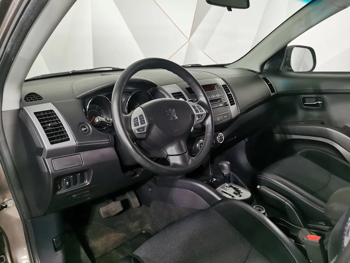 Peugeot 4007 2.4 CVT 4x4 (170 л.с.) Коричневый в АВИЛОН. Слайд №18