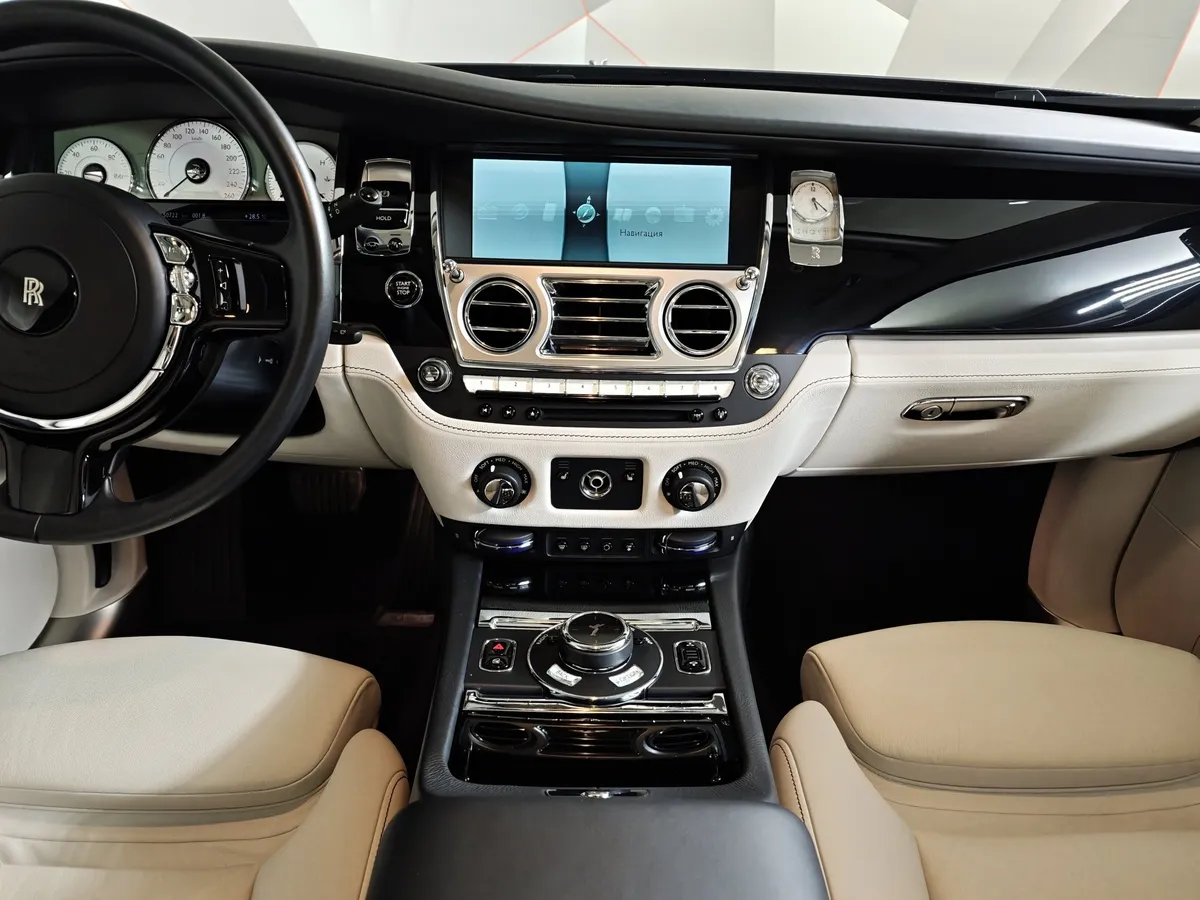 Rolls-Royce Ghost 6.6 AT (570 л.с.) Individual Серый в АВИЛОН. Слайд №15