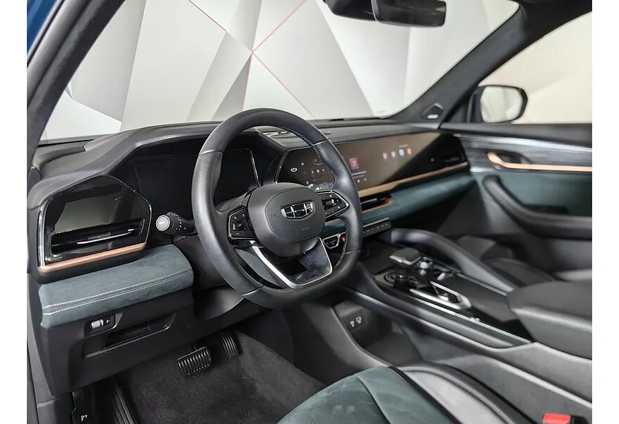 Geely Monjaro 2.0T 8AT 4WD (238 л.с.) Exclusive Синий в АВИЛОН. Слайд №19