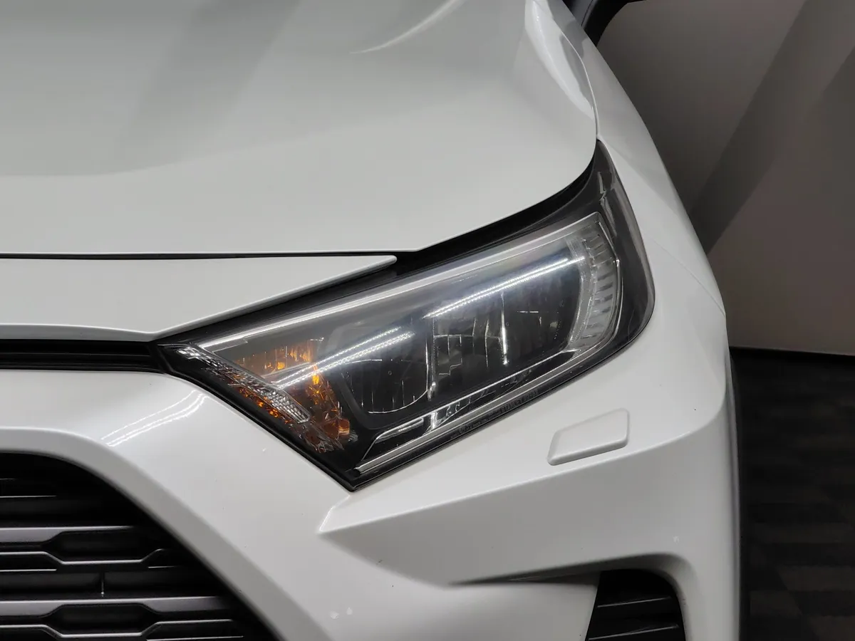 Toyota RAV4 2.0i CVT AWD (149 л.с.) Белый в АВИЛОН. Слайд №10