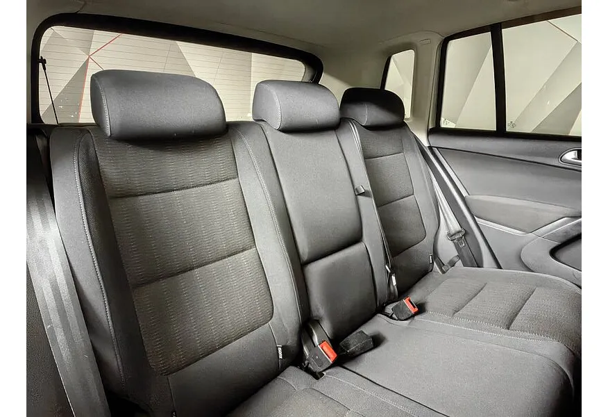 Volkswagen Tiguan 1.4 TSI BlueMotion DSG (150 л.с.) Желтый в АВИЛОН. Слайд №7