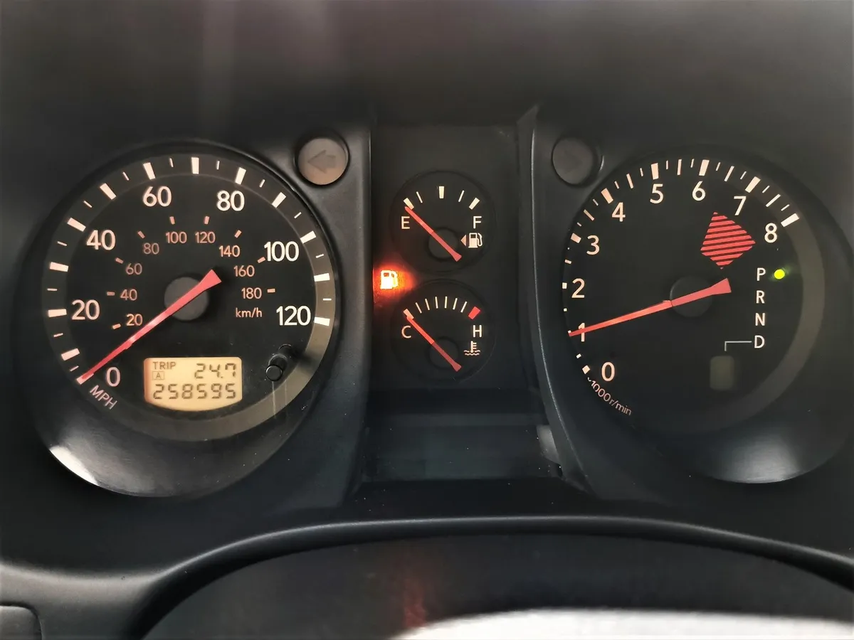 Mitsubishi Outlander 2.4 AT 4WD (160 л.с.) Белый в АВИЛОН. Слайд №15