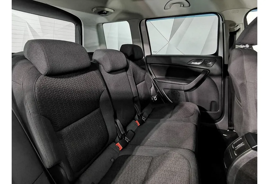 Skoda Yeti 1.8 TSI 4x4 DSG (152 л.с.) Белый в АВИЛОН. Слайд №16