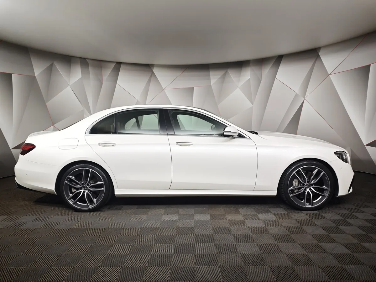 Mercedes-Benz E-Класс E 53 4MATIC+ 9G-TRONIC (435 л.с.) Особая серия Белый в АВИЛОН. Слайд №6