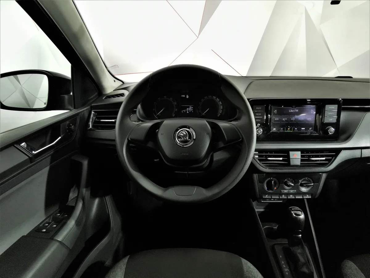 Skoda Rapid 1.6 AT (110 л.с.) Черный в АВИЛОН. Слайд №19