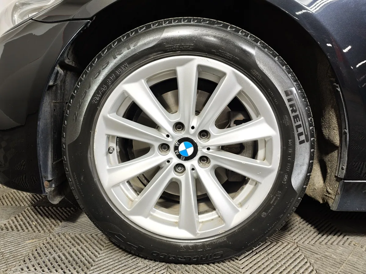BMW 5 серия 520d Steptronic (190 л.с.) Черный в АВИЛОН. Слайд №7