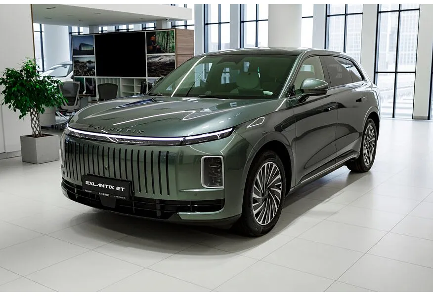 LIVE. Слайд №1