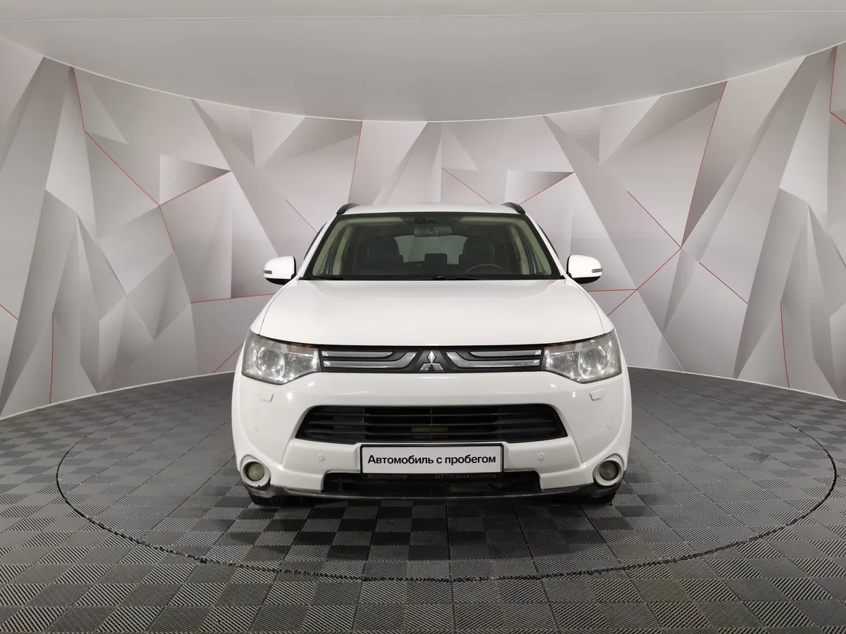 Mitsubishi Outlander 2.4 MIVEC CVT 4WD (167 л.с.) Instyle Белый в АВИЛОН. Слайд №7