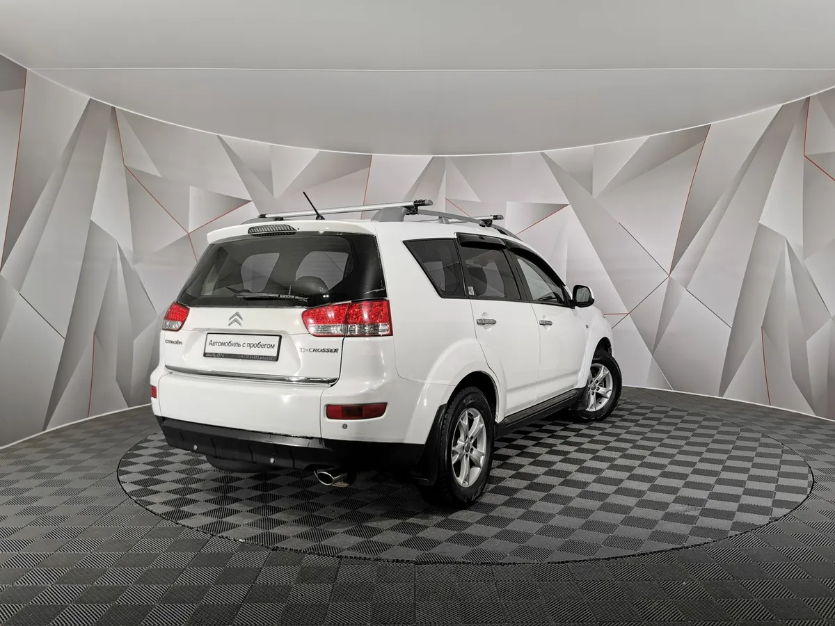 Citroen C-Crosser 2.4 CVT 4WD (170 л.с.) Белый в АВИЛОН. Слайд №2