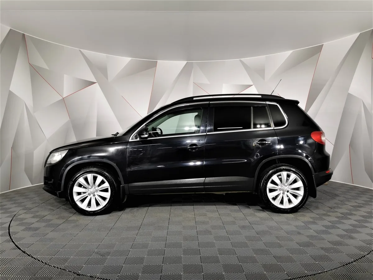 Volkswagen Tiguan 2.0 TSI 4Motion AT (170 л.с.) Track & Field Черный в АВИЛОН. Слайд №5