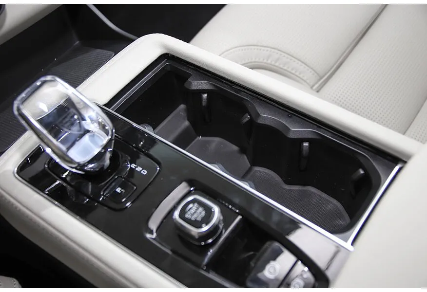 Volvo XC90 2.0 B5 mild hybrid AT AWD (7 мест) (250 л.с.) Ultra Bright Красный в АВИЛОН. Слайд №15