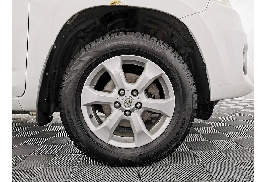 Toyota RAV4 2.0 CVT (158 л.с.) Белый в АВИЛОН. Слайд №9