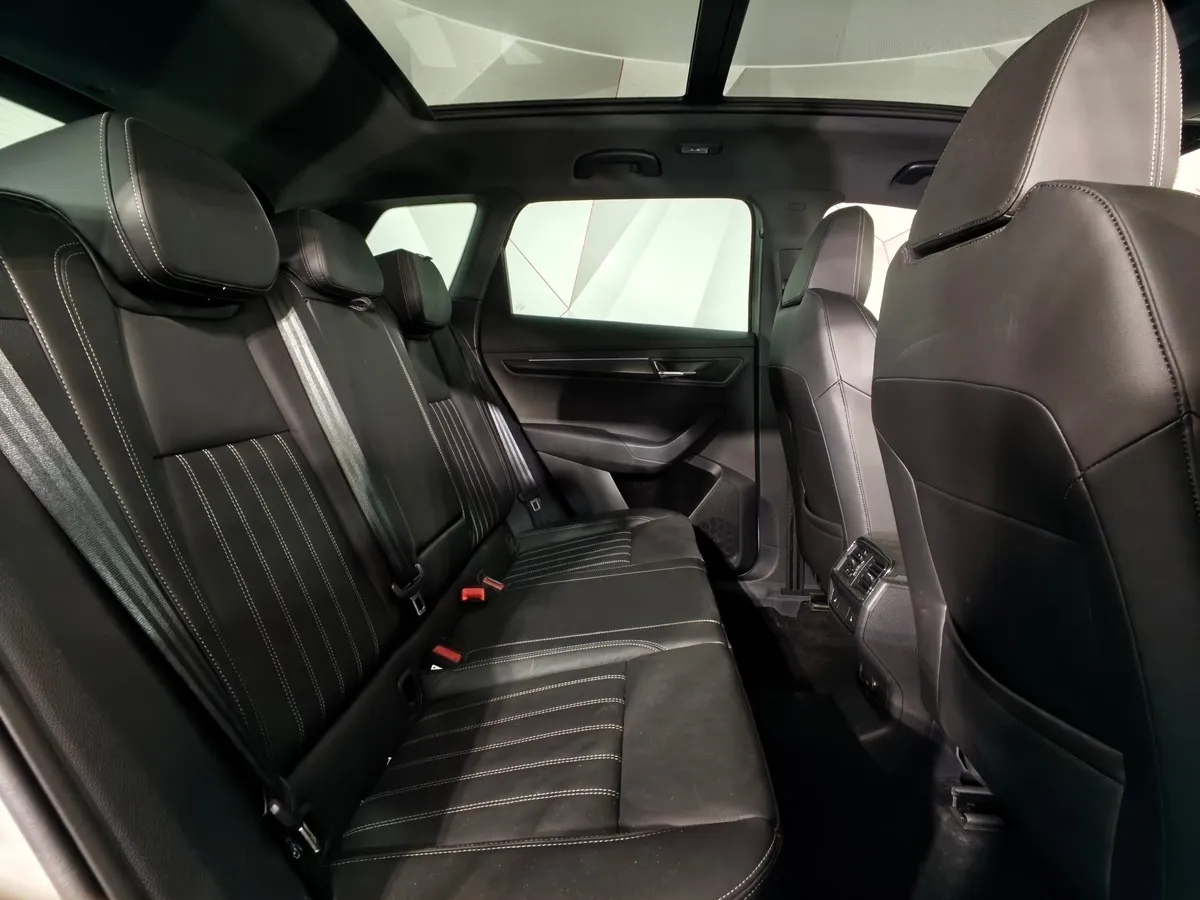 Skoda Karoq 2.0 AMT AWD (190 л.с.) SportLine 4х4 Серый в АВИЛОН. Слайд №16