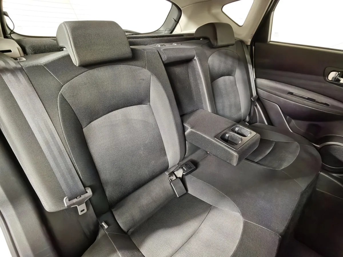 Nissan Qashqai 1.6 MT FWD (114 л.с.) Белый в АВИЛОН. Слайд №17