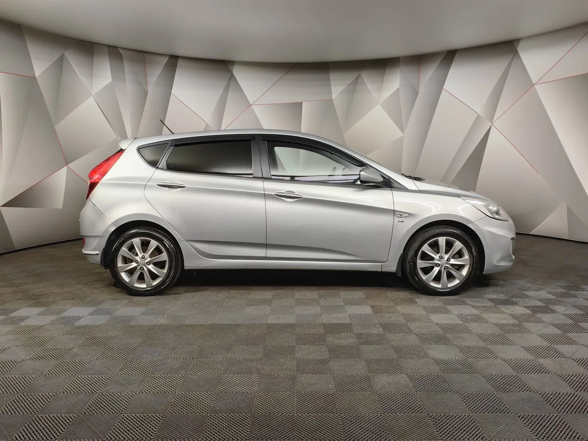 Hyundai Solaris 1.6 AT (123 л.с.) Active Серебристый в АВИЛОН. Слайд №6