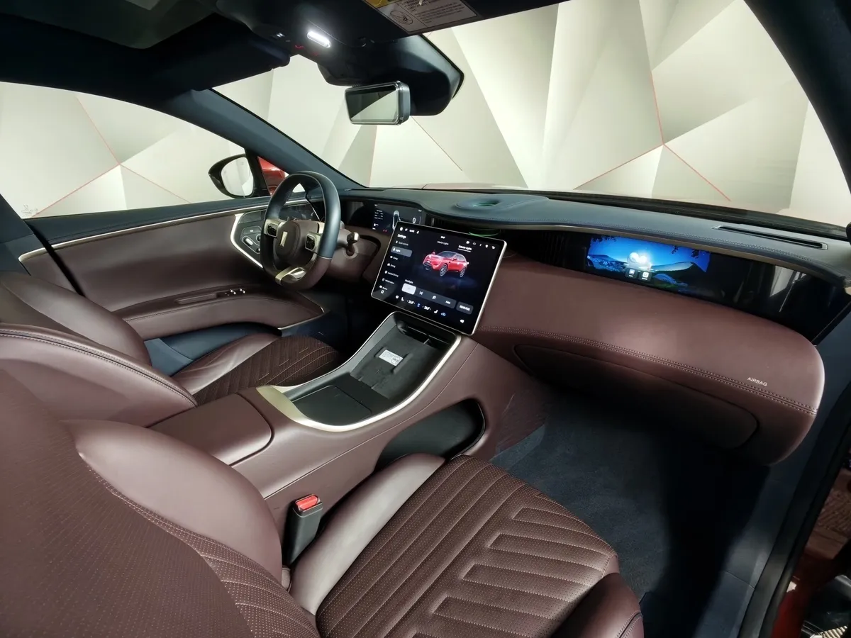 Avatr 11 Long Range Dual Motor AT 4WD (309 л.с.)  Luxury Edition  Красный в АВИЛОН. Слайд №12