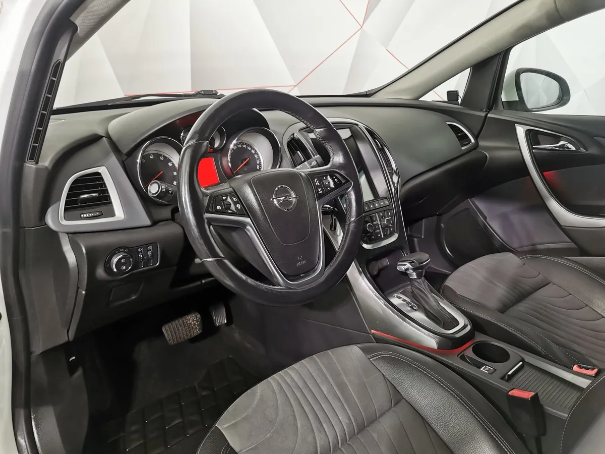 Opel Astra 1.6 AT (115 л.с.) Белый в АВИЛОН. Слайд №18