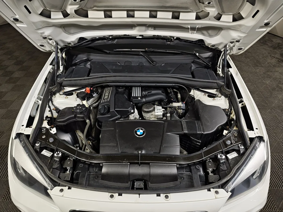 BMW X1 sDrive18i AT (150 л.с.) Белый в АВИЛОН. Слайд №10