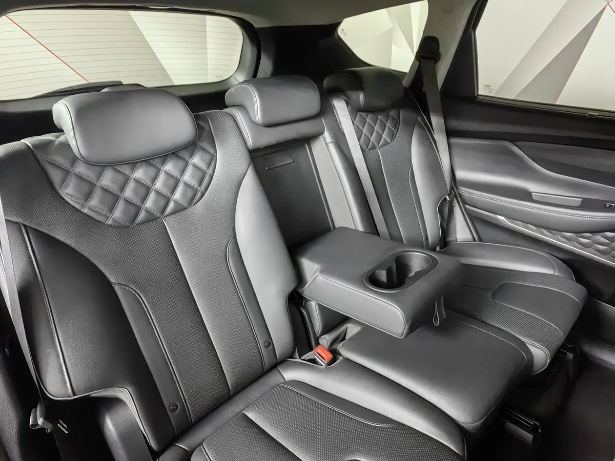 Hyundai Santa Fe 2.2 CRDi AWD 8AT (200 л.с.) High-Tech Синий в АВИЛОН. Слайд №17