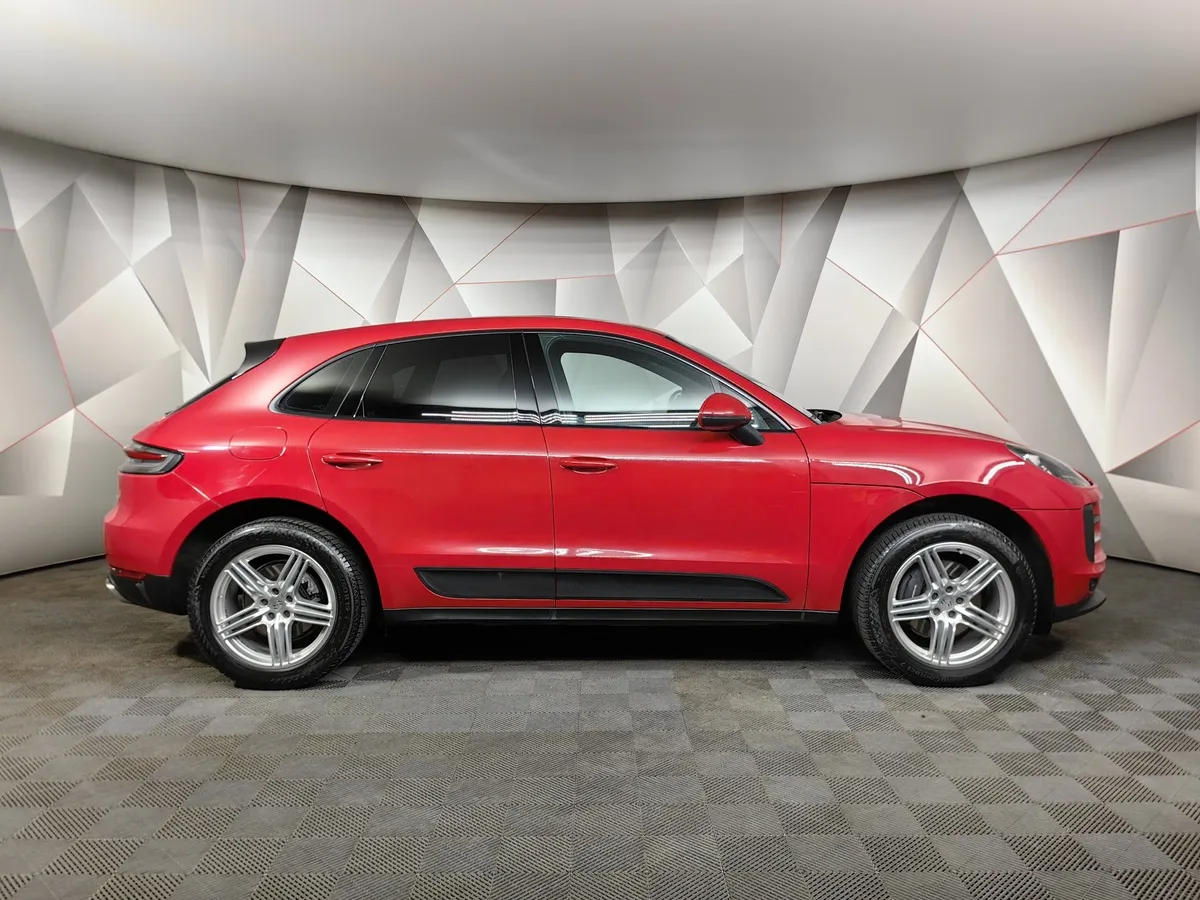 Porsche Macan 2.0 TFSI AMT 4WD (265 л.с.) R4 Красный в АВИЛОН. Слайд №6