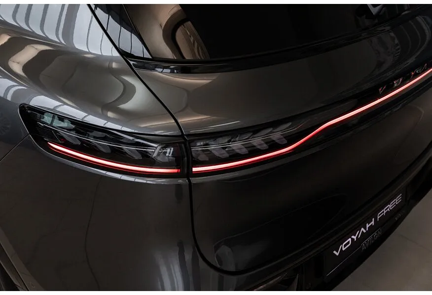 Voyah Free EVR 1.5 AT AWD (510 л.с.) Sport + Серый в АВИЛОН. Слайд №19