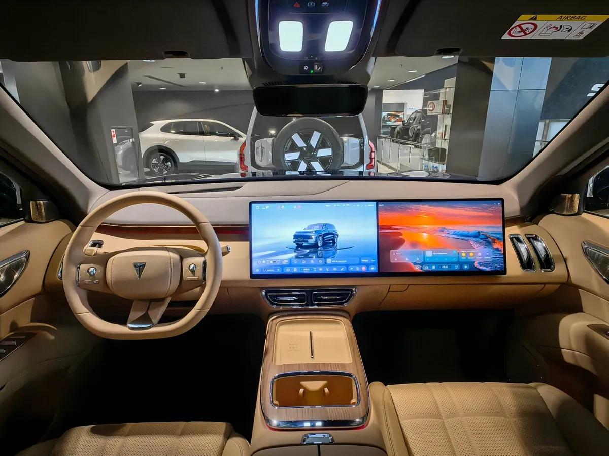 Deepal S09 1.5h AT 4WD (492 л.с.) 6 мест Techno Синий в АВИЛОН. Слайд №10
