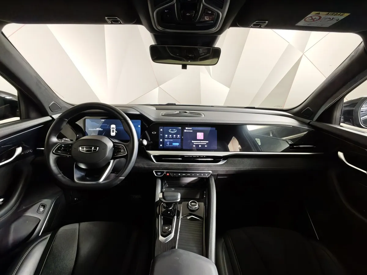Geely Monjaro 2.0T 8AT 4WD (238 л.с.) Flagship Черный в АВИЛОН. Слайд №13