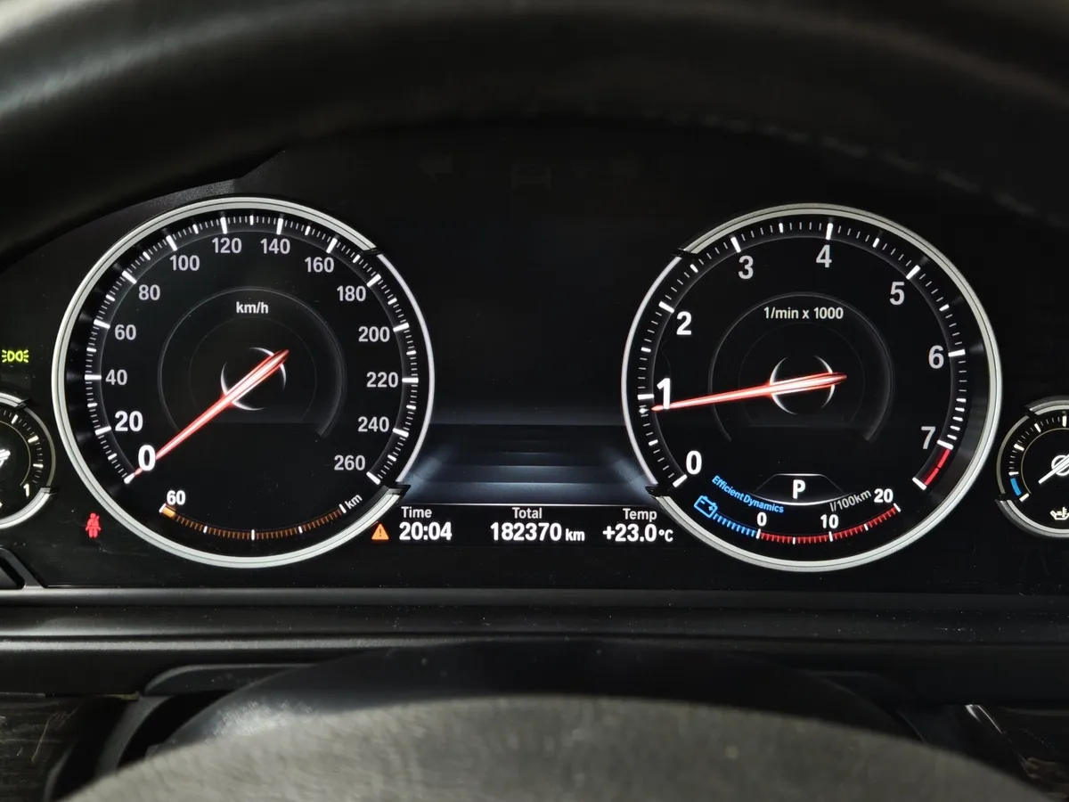BMW 5 серия 528i xDrive Steptronic (245 л.с.) Черный в АВИЛОН. Слайд №13