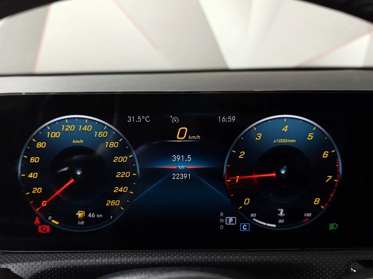 Mercedes-Benz A-Класс A 200 7G-DCT (150 л.с.) Sport Белый в АВИЛОН. Слайд №18