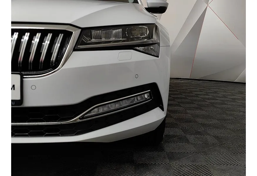 Skoda Superb 1.4 TSI DSG (150 л.с.) Exclusive Белый в АВИЛОН. Слайд №10