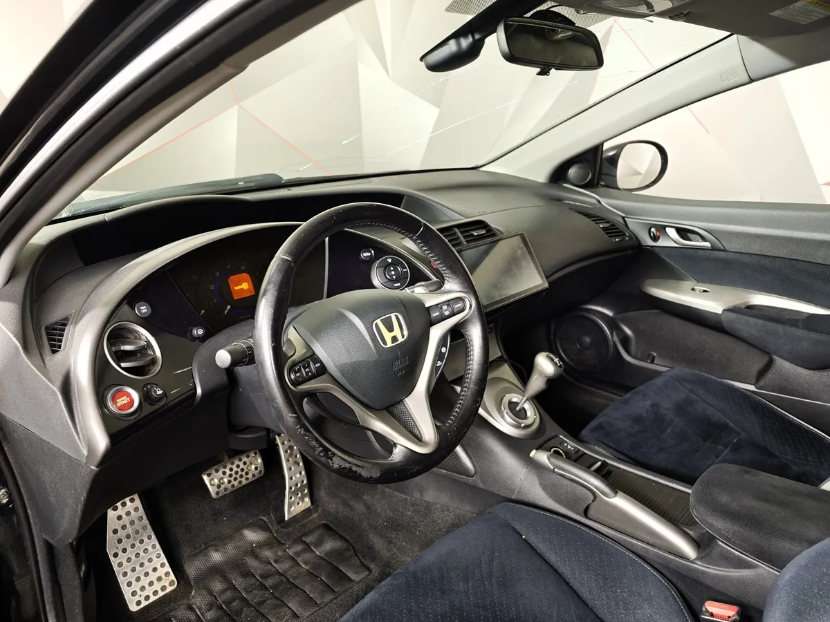 Honda Civic 1.8 I-SHIFT (140 л.с.) Черный в АВИЛОН. Слайд №16