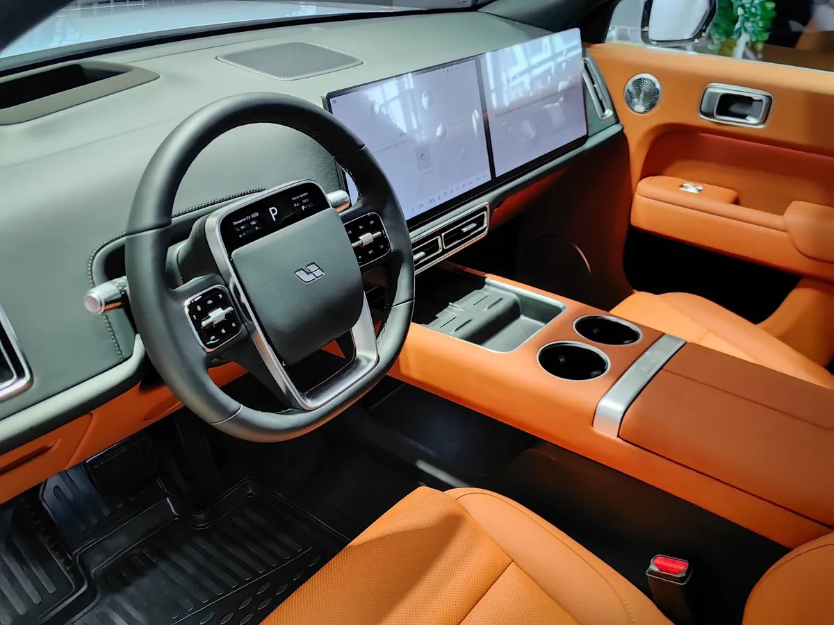 Li Auto L7 1.5 AT 4WD (449 л.с.) Ultra Голубой в АВИЛОН. Слайд №9
