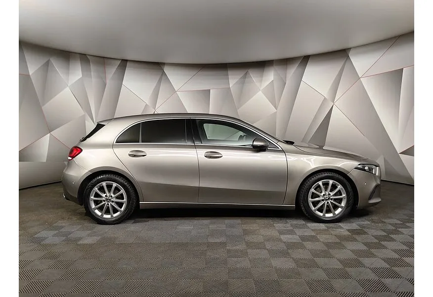 Mercedes-Benz A-Класс A 200 7G-DCT (150 л.с.) Progressive Серебристый в АВИЛОН. Слайд №6