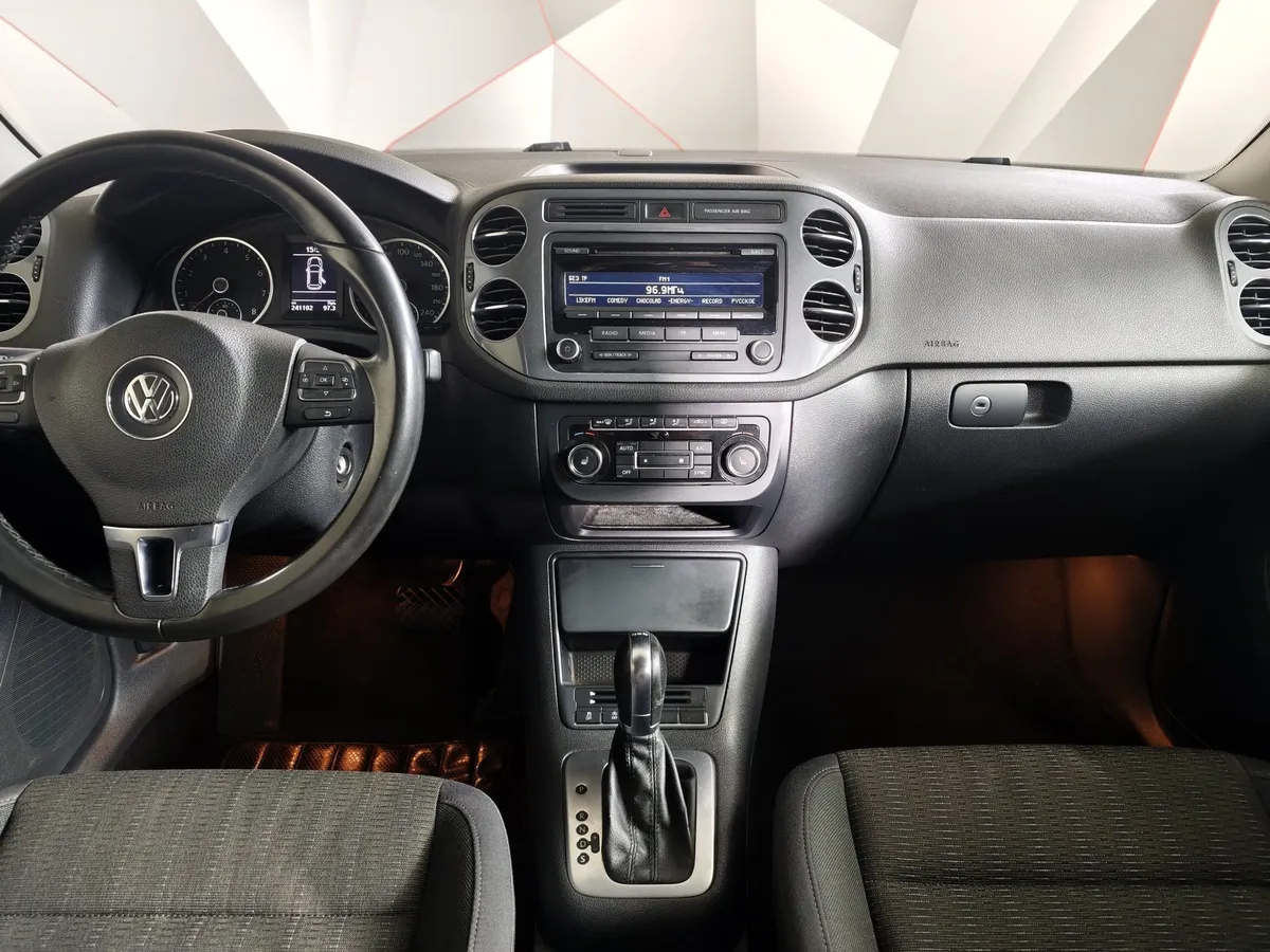 Volkswagen Tiguan 1.4 TSI BlueMotion DSG (150 л.с.) Коричневый в АВИЛОН. Слайд №15