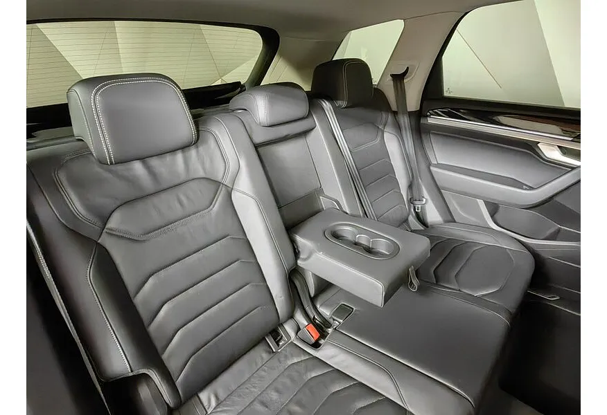 Volkswagen Touareg 2.0 TSI Tiptronic 4Motion (249 л.с.) Respect Черный в АВИЛОН. Слайд №17