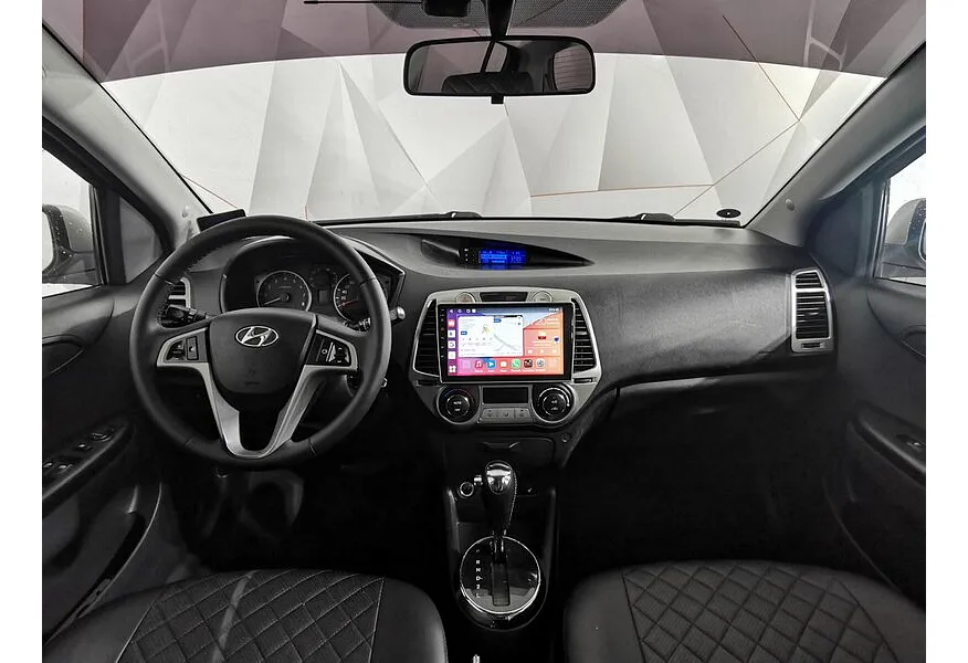 Hyundai i20 1.4 AT (101 л.с.) Бежевый в АВИЛОН. Слайд №14