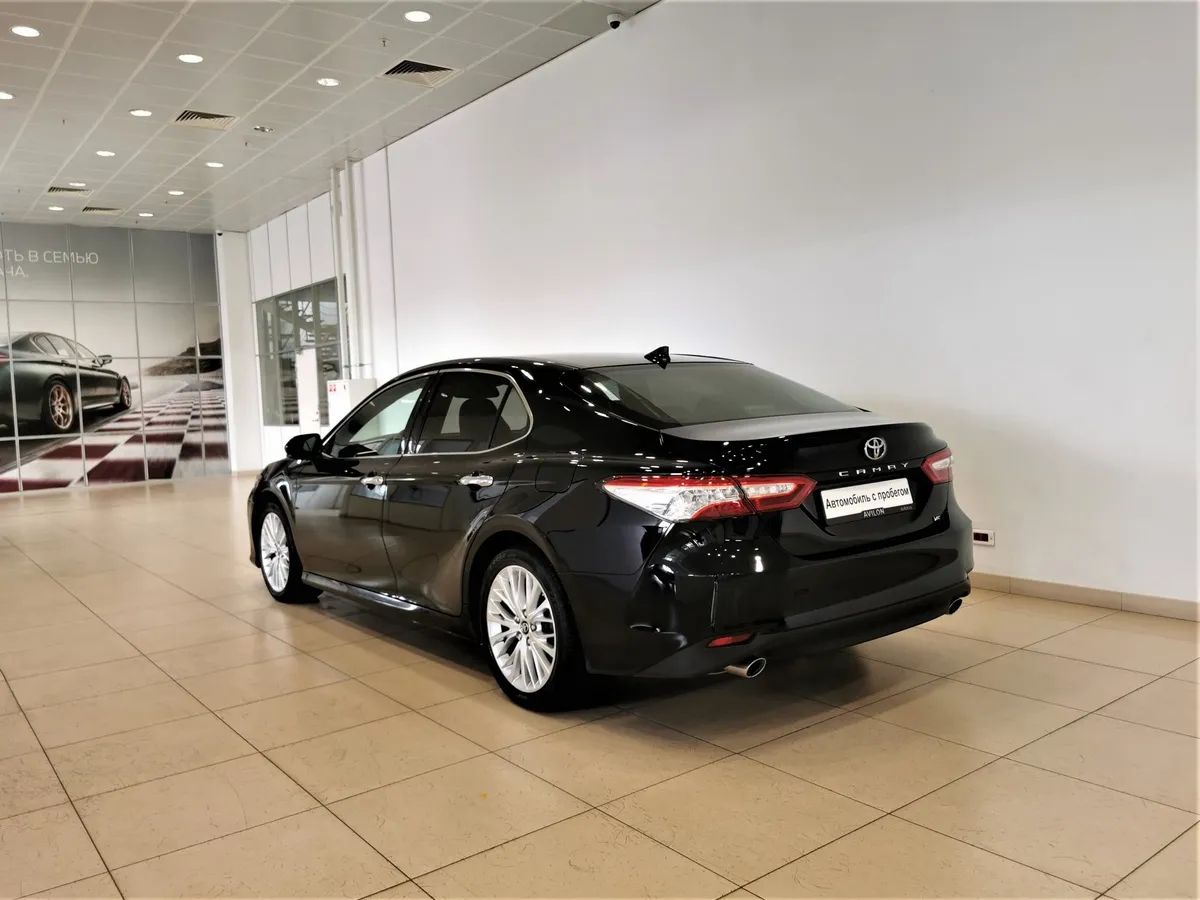 Toyota Camry 3.5 AT (249 л.с.) Черный в АВИЛОН. Слайд №4