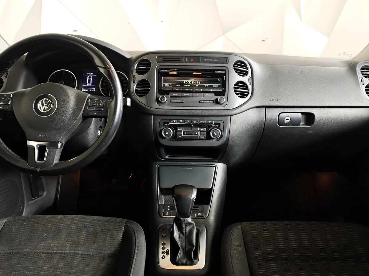 Volkswagen Tiguan 2.0 TDI 4Motion AT (140 л.с.) Track & Field Черный в АВИЛОН. Слайд №14