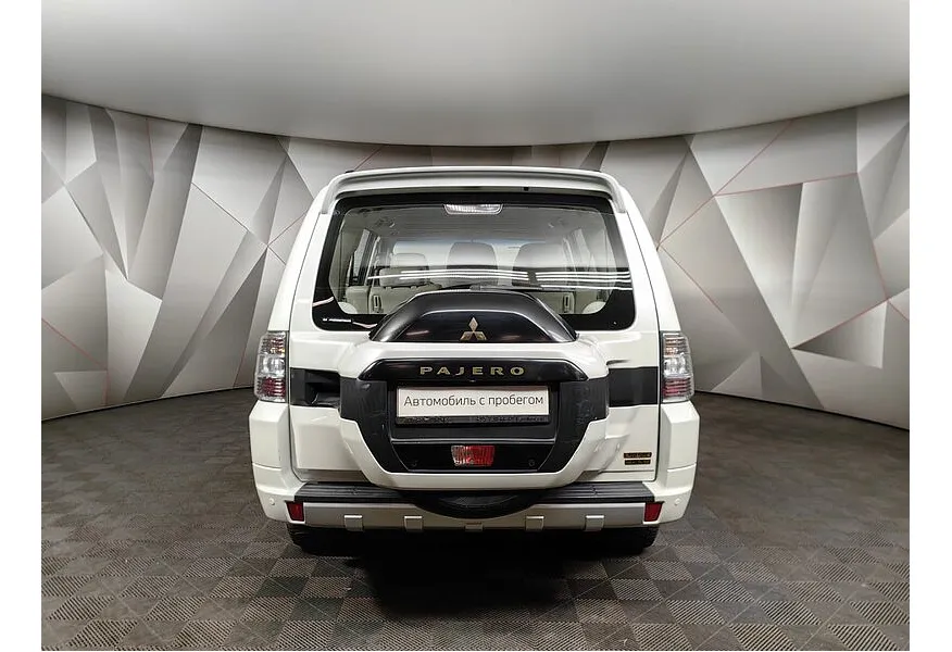 Mitsubishi Pajero 3.8 AT (250 л.с.) Белый в АВИЛОН. Слайд №8