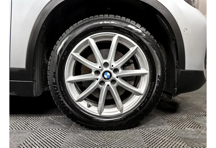 BMW X1 18i sDrive AT (136 л.с.) Серебристый в АВИЛОН. Слайд №7