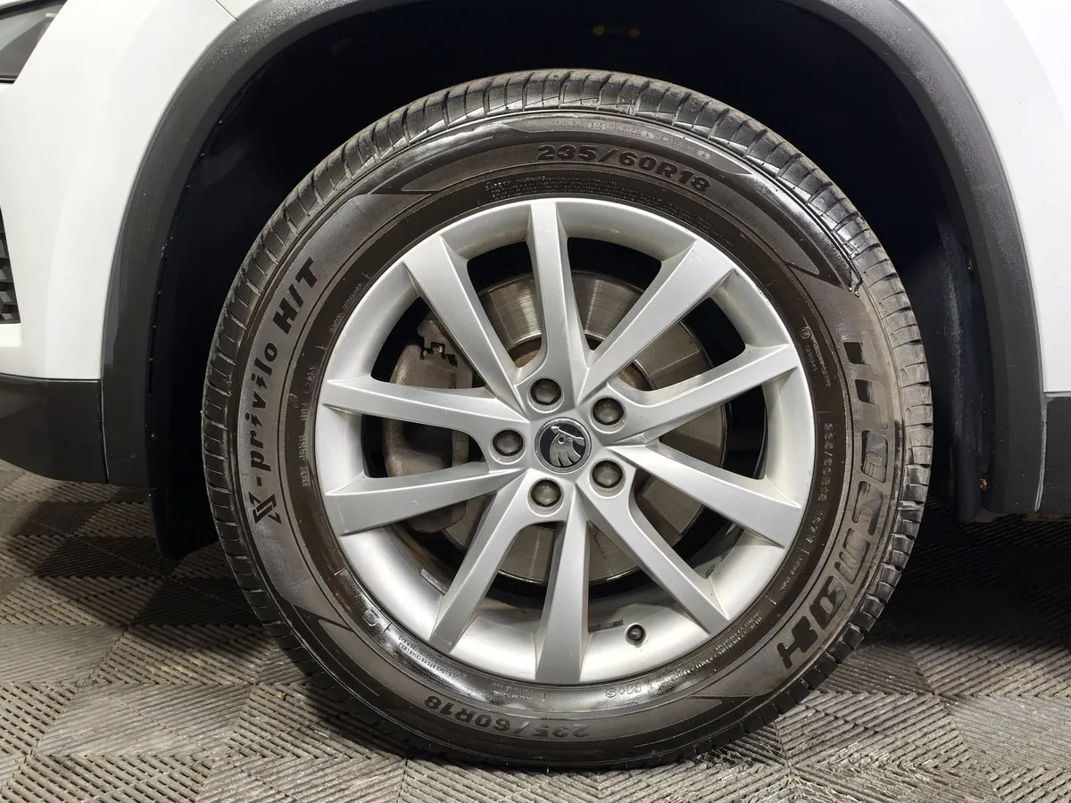 Skoda Kodiaq 2.0 TSI DSG 4X4 (180 л.с.) Белый в АВИЛОН. Слайд №9