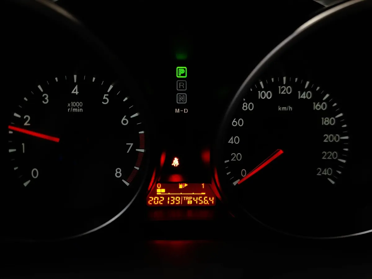 Mazda 3 1.6 AT (105 л.с.) Серый в АВИЛОН. Слайд №17