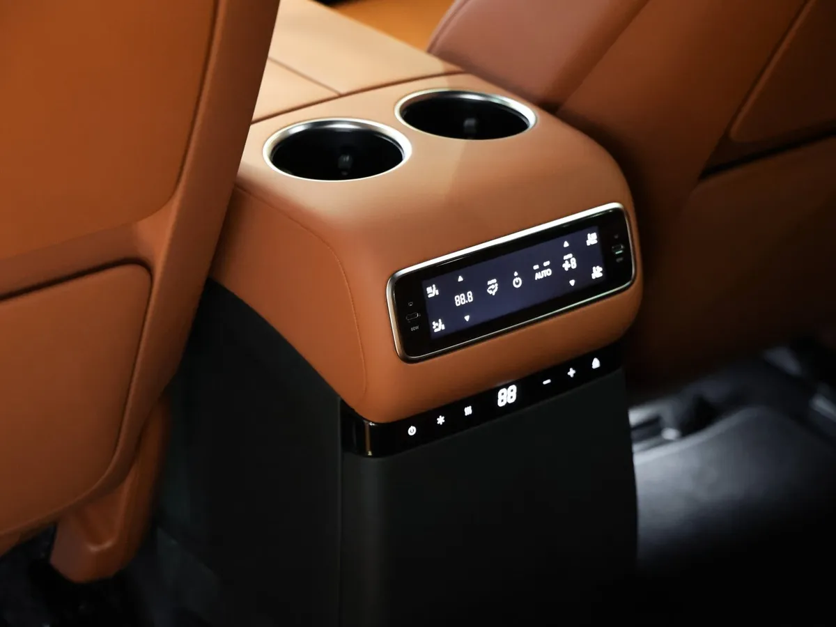 Li Auto L9 1.5 AT 4WD (449 л.с.) Ultra Черный в АВИЛОН. Слайд №20
